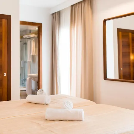 Sagitario Hostal Ciutadella-2