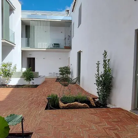 Patio Del Lino-3
