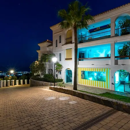 Venus Luxury Apartment-3