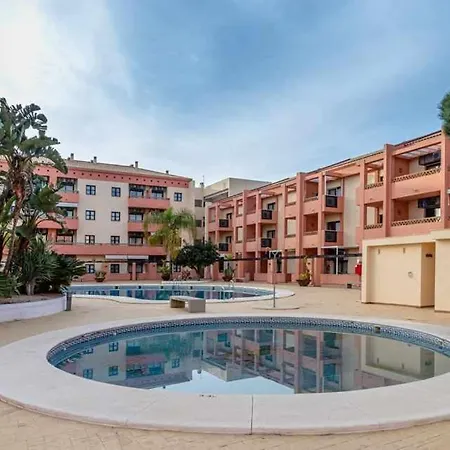 Apartamento junto a la playa 4p piscina y parking-2