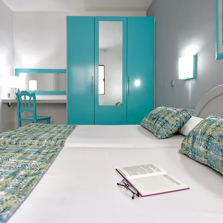 Apartamentos Los Veleros-3