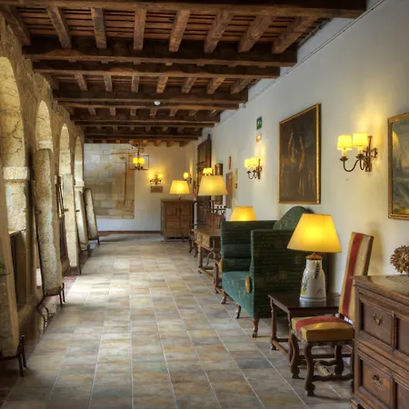 Parador De Cangas De Onis-3