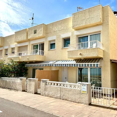 Casa Comoda Delante De La Playa Con Vista Al Mar-3