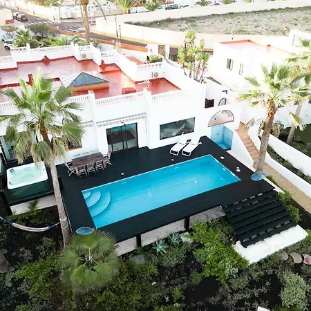 Villa Los Flamencos By Veaco- Beachfront & Pool-2