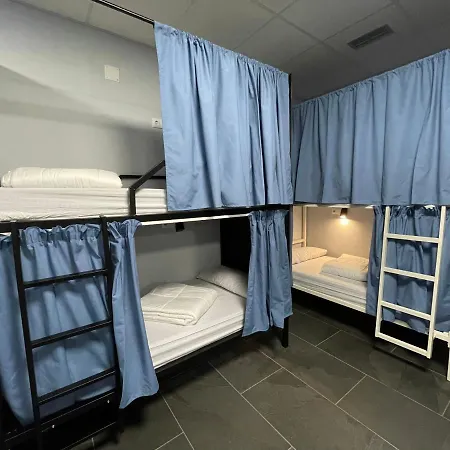 Hostel & Rooms O Albergue Da Meiga-3