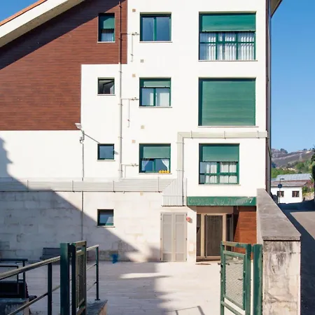 Apartamento Irene céntrico con Wifi y parking coche tamaño medio Cangas de Onís-2