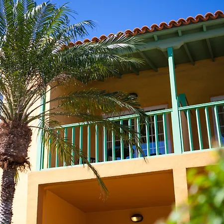 Apartamentos La Caleta-3