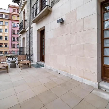 Limehome Vitoria Palacio de los Álava-Velasco-2