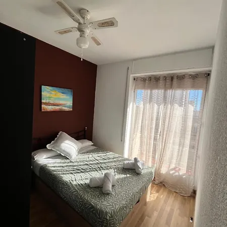 4 Bedrooms -Seneca Center Apartment-2