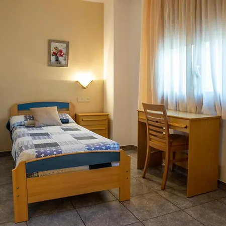 Hostal Montserrat-2