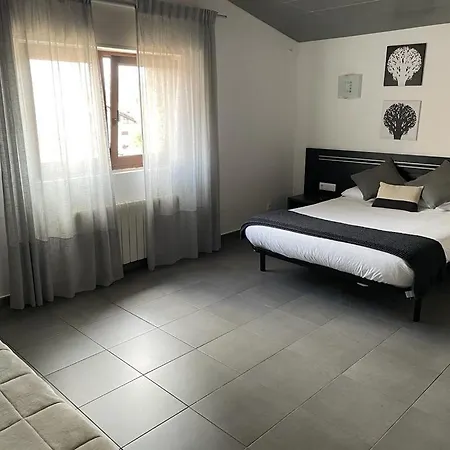Apartamentos Los Tojos-3