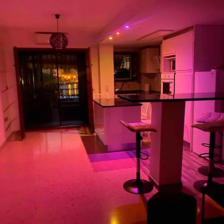 Comfortable Apartment In An Elite Area With A Beautiful Veranda-2