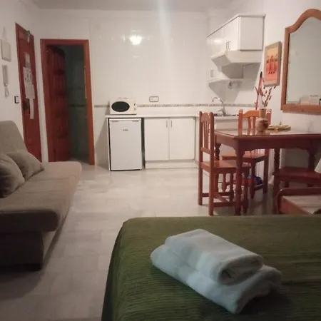 Apartamentos Pepe Mesa-3