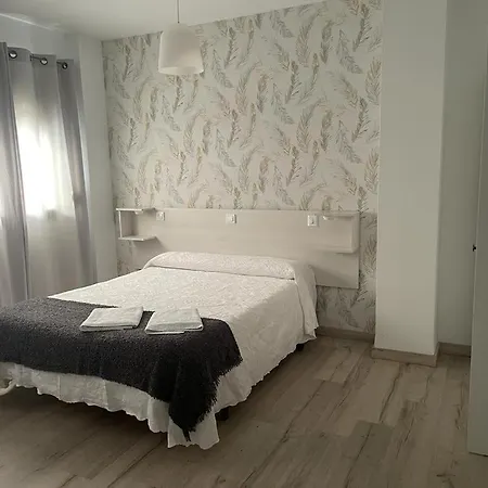 Hostal Plaza de Italia-2