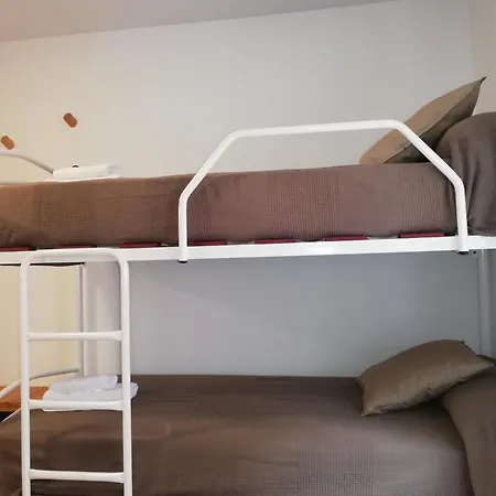 Hostel.B-2