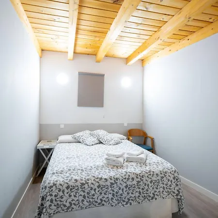 Apartamentos Go - Leopoldo Cano Center-2