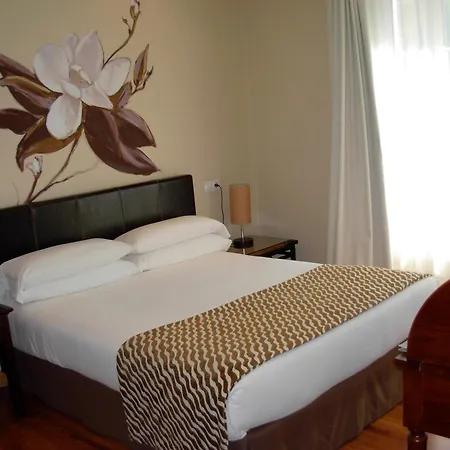 Hotel El Jardin De Eugenia-3