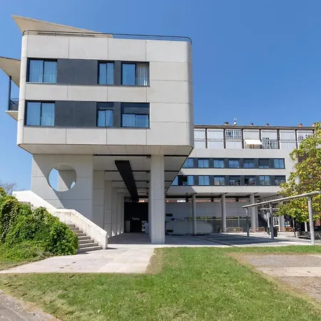 Apartamentos Líbere Pamplona Yamaguchi-3