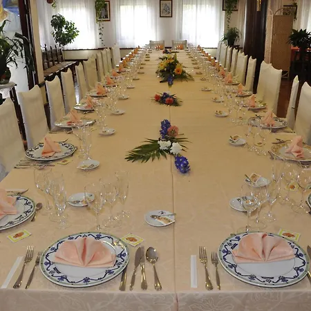 Hotel Castillo D'Acher-3