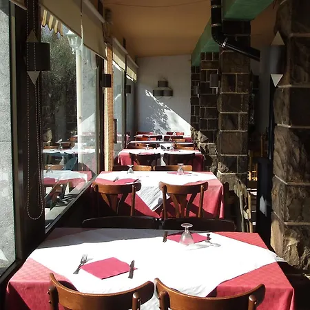 Hostal Mont-Rock-3