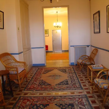 Hostal Adarnius-2