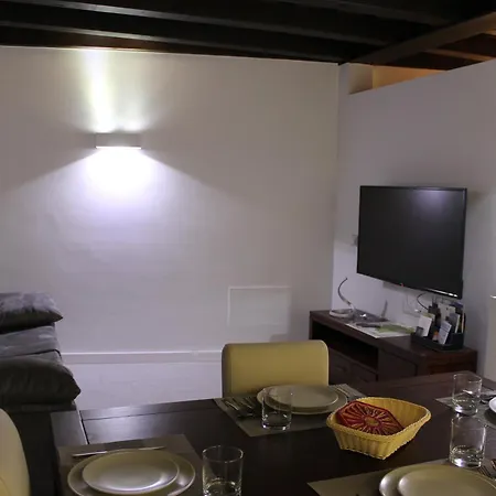 Apartaments y Habitacions Entre Volcans-3