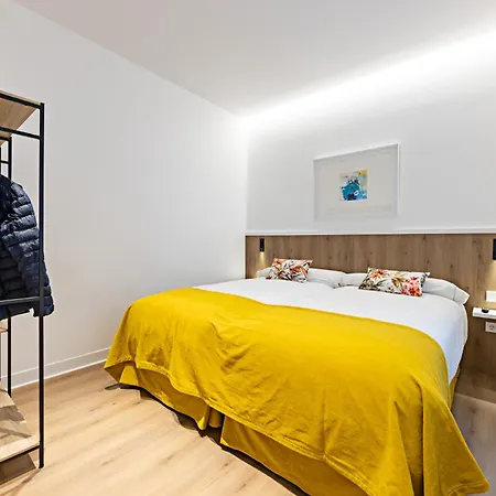 Hostal Paris-3