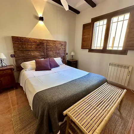Casas Bajas Alojamiento Rural-3