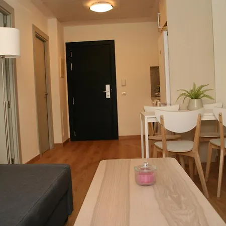 Apartamentos Apartour Bormujos-2