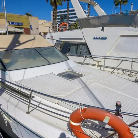 Boat Hotel Barcelona-3