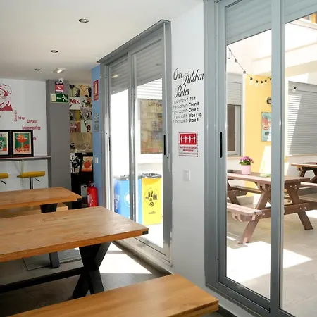 New Art Hostel - Albergue Juvenil-2