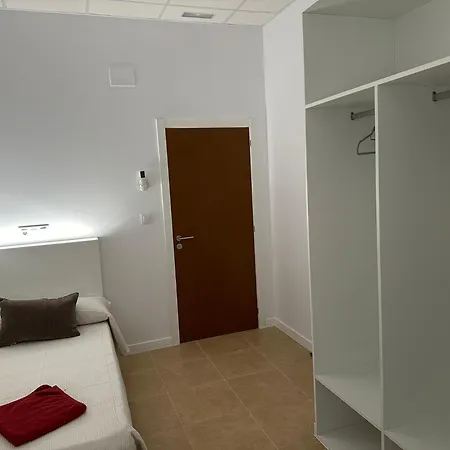 Albergue O Pedron Hostel & Rooms-3