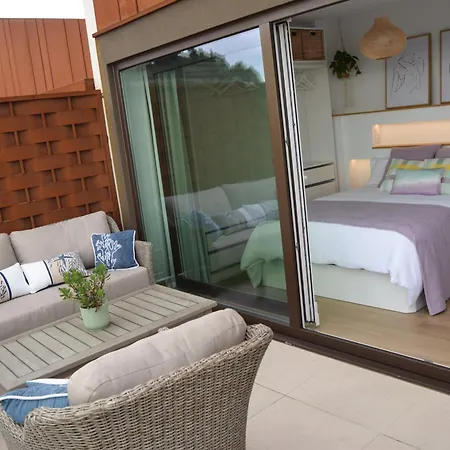 Vistas al mar y con jardín - Casa Abelia-3