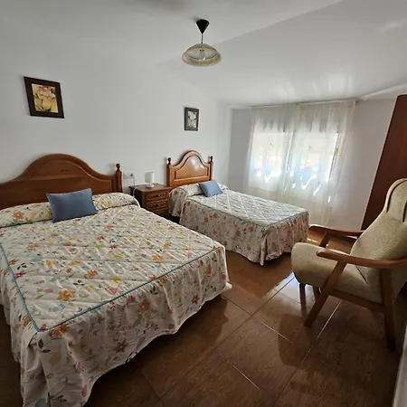 Apartamentos Pensión Lubina-3