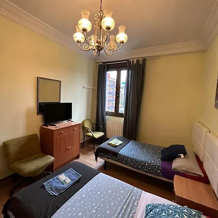 FlipHouse Rooms Pensión-2