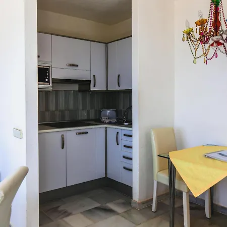 R2 Maryvent Beach Apartments-3