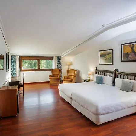 Hotel Conde Rodrigo 2-3