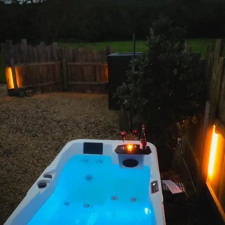 Vibe Luxury Cabins-3
