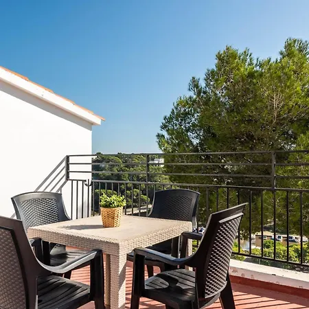 Apartamentos Alta Galdana-3