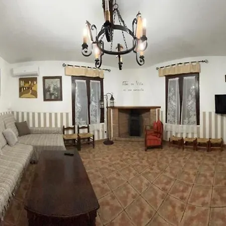 Casa Rural Al-Mofrag y Apartamentos El Mirador de Monfragüe-3