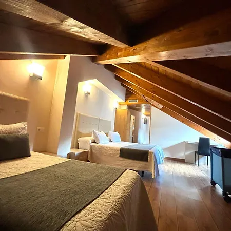 Hotel Molina Real-3