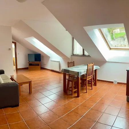 Apartamentos Puente La Molina-3