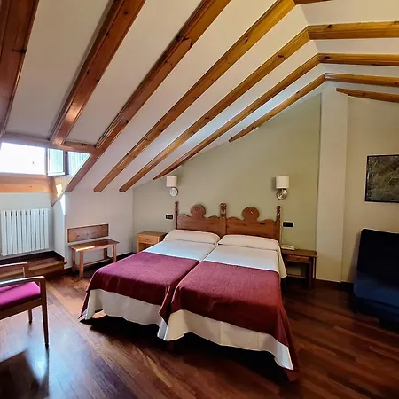 Hotel Aragueells-2