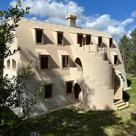 El Castell De La Pobla De Lillet (Adults Only)-2