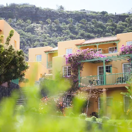 Apartamentos La Caleta-2