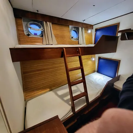 Don Maximo Yacht Hotel-2