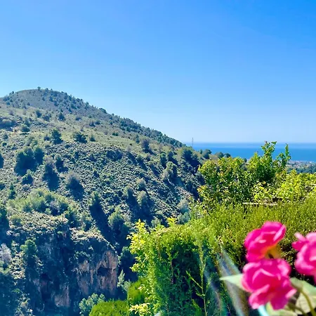 Apartamentos Axarquia , Frigiliana, terraza privada con vistas a la montaña rio y al mar-3
