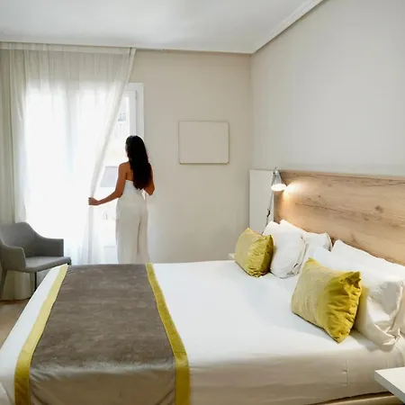 Aparthotel Los Girasoles-3