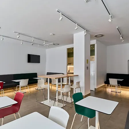 The Book Factory Hostel By Gaiarooms-3