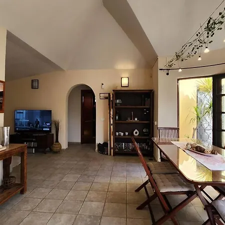 Aurora Mari Villa Your Dream Steps From The Ocean Shore-2